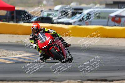 media/Apr-10-2022-SoCal Trackdays (Sun) [[f104b12566]]/Turn 2 (1135am)/